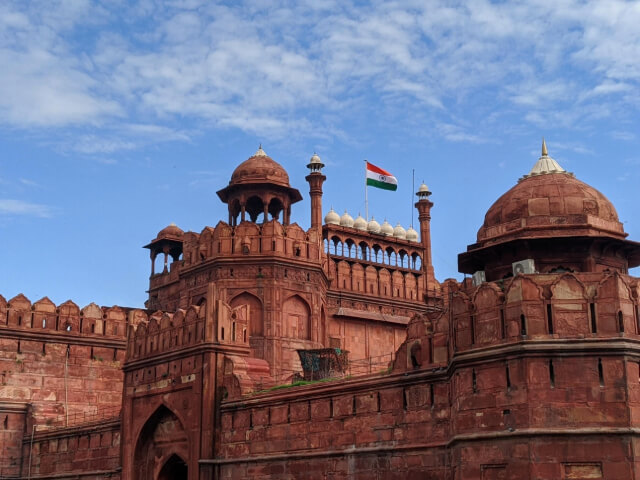 Agra Fort , a nearby Taj Mahal tourist attraction