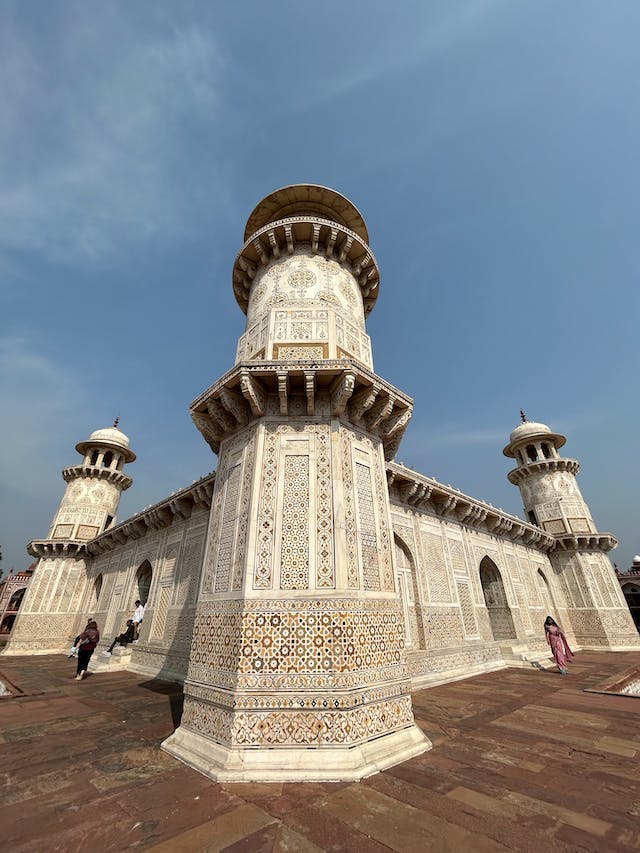Itimad-ud-Daulah's Tomb , a nearby Taj Mahal tourist attraction